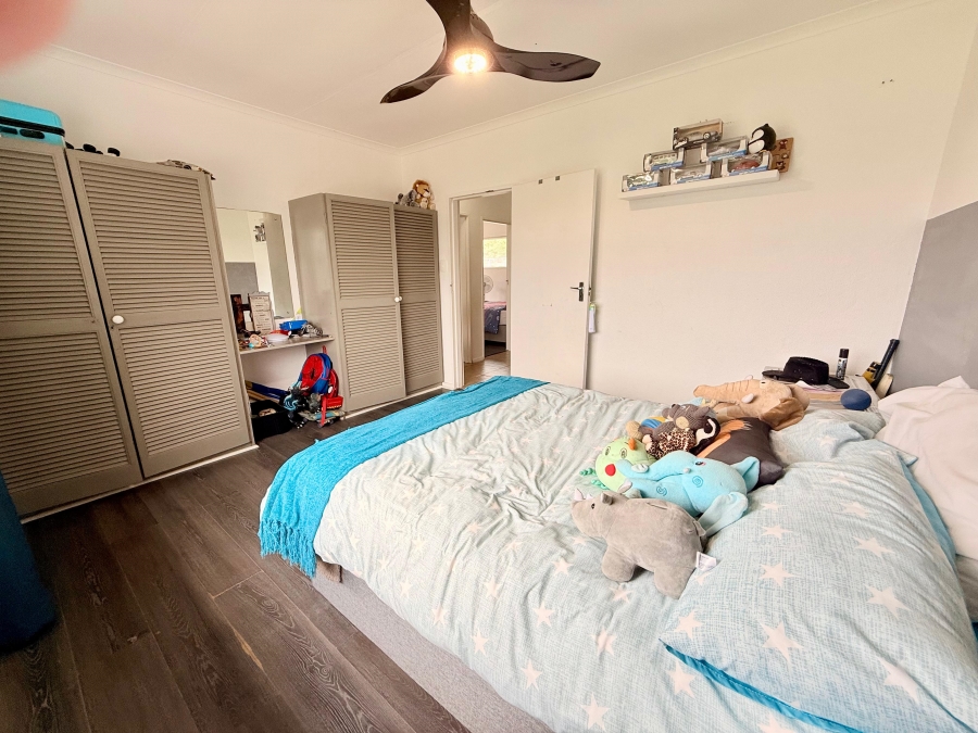 5 Bedroom Property for Sale in Sandbaai Western Cape